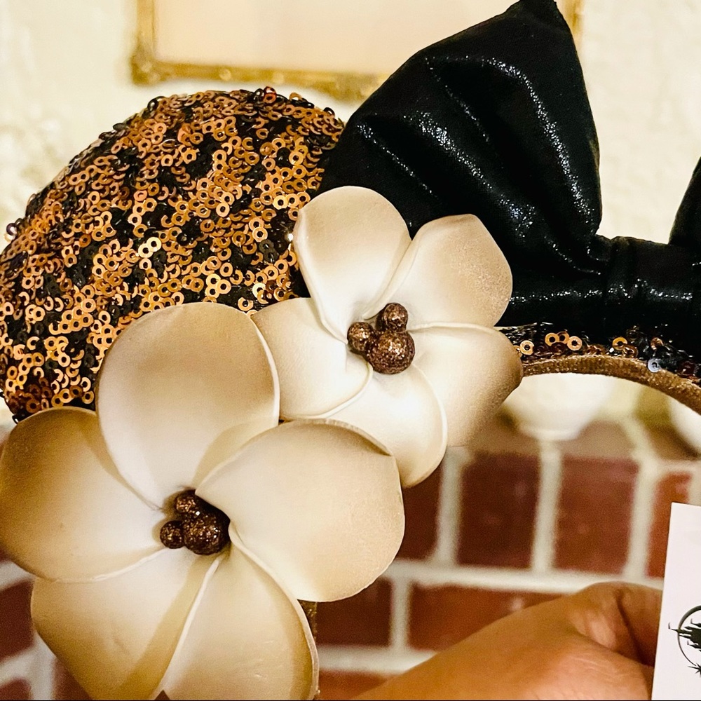 Limited Release *Disney Parks Aulani Minnie Ears - Picture 2 of 6